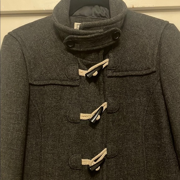 Banana Republic Black Toggle Coat / good preowned condition size medium - Picture 2 of 9